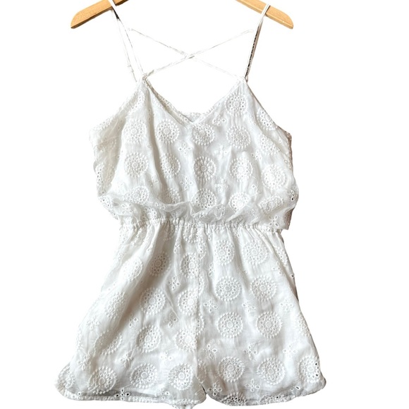 DO+BE Pants - NWT DO+BE white strap or embroidered romper